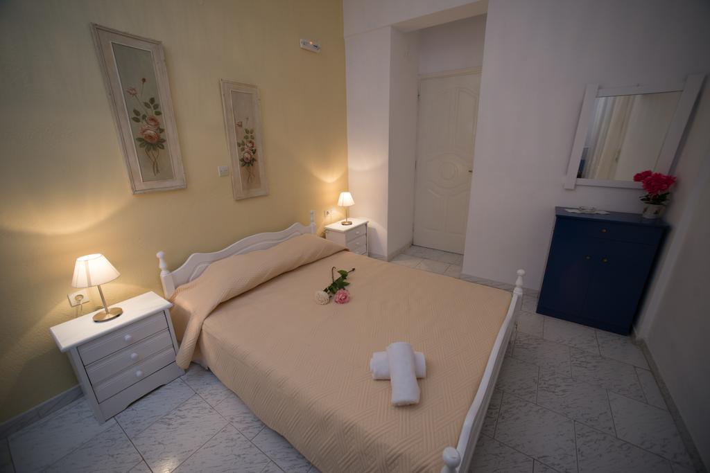 Bella Sant Aparthotel Perissa  Buitenkant foto